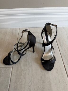 Black Strappy Women's Dress Sandals - Unbranded